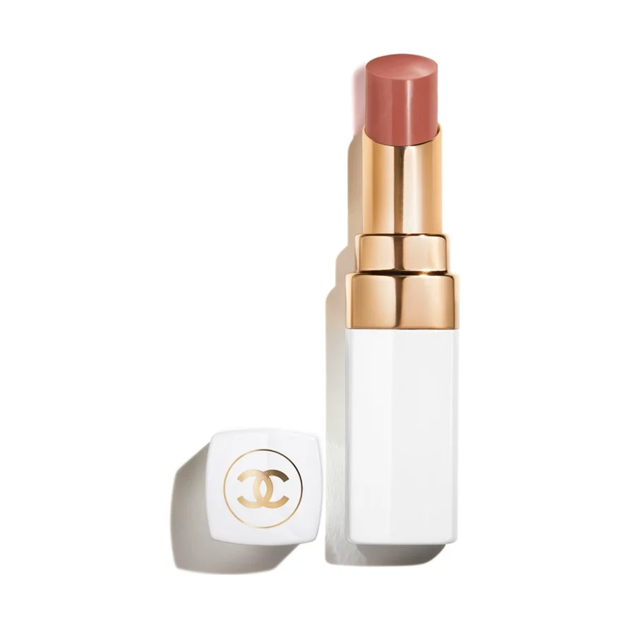 A HYDRATING TINTED LIP BALM THAT OFFERS BUILDABLE COLOUR FOR BETTER-LOOKING LIPS, DAY AFTER DAY 914 Natural Charm – CHANEL v:1059231 A HYDRATING TINTED LIP BALM THAT OFFERS BUILDABLE COLOUR FOR BETTER-LOOKING LIPS, DAY AFTER DAY 914 Natural Charm – CHANEL v:1059231